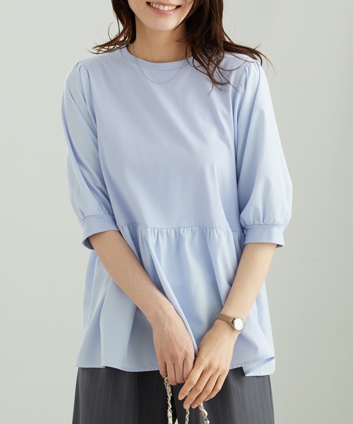 BELLUNA PLUS(ベルーナ)の「異素材切替ペプラムチュニック(チュニック・レディース・ラベンダー/レッド/アイボリー系/ブラック・MEDIUM/LARGE/X-LARGE)」の4枚目の写真
