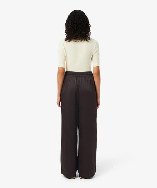 LACOSTE（ラコステ）の「オーバーサイズイージーサテンフレアパンツ（その他パンツ・レディース・ブラック・40/38/36/34）」の3枚目の写真