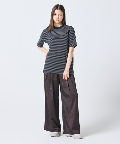 LACOSTE（ラコステ）の「オーバーサイズイージーサテンドレープフレアパンツ / ワイドタックパンツ（その他パンツ・レディース・ブラウン・40/38/36/34）」の3枚目の写真