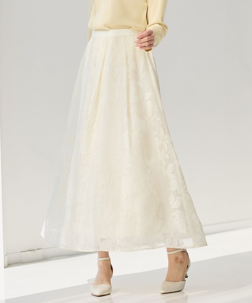 Andemiu（アンデミュウ）の「オパールフラワーフレアスカート639315（スカート・レディース・チャコールグレー/アイボリー/ライトブルー・FREE）」の2枚目の写真