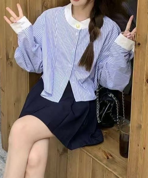 SallyLunn(サリーラン)の「配色カラーストライプ シャツ(シャツ/ブラウス・レディース・ブルー・LARGE/MEDIUM)」の2枚目の写真