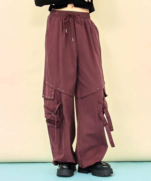 ANAP(アナップ)の「スタッズデザインカーゴボリュームパンツ(その他パンツ・レディース・ブラック/アイボリー/レッド・F)」の3枚目の写真