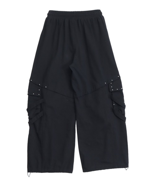 ANAP(アナップ)の「スタッズデザインカーゴボリュームパンツ(その他パンツ・レディース・ブラック/アイボリー/レッド・F)」の18枚目の写真