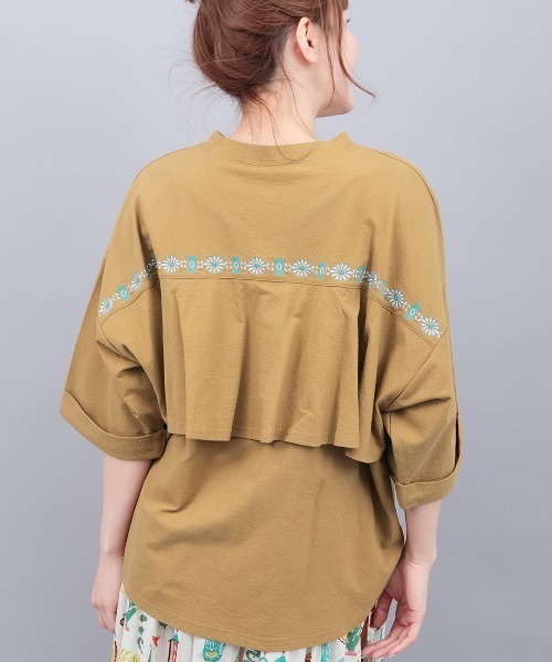 チチカカ(チチカカ)の「バックフレアコンチョ刺繍Tシャツ(Tシャツ/カットソー・レディース・ブラック/ホワイト/ブラウン・FREE)」の9枚目の写真