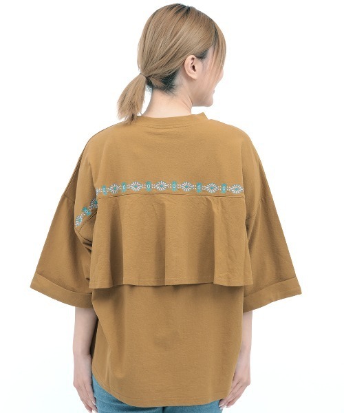 チチカカ(チチカカ)の「バックフレアコンチョ刺繍Tシャツ(Tシャツ/カットソー・レディース・ブラック/ホワイト/ブラウン・FREE)」の12枚目の写真