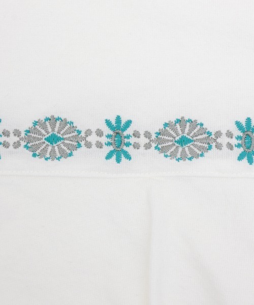 チチカカ(チチカカ)の「バックフレアコンチョ刺繍Tシャツ(Tシャツ/カットソー・レディース・ブラック/ホワイト/ブラウン・FREE)」の19枚目の写真