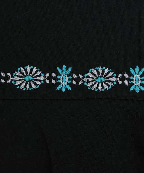 チチカカ(チチカカ)の「バックフレアコンチョ刺繍Tシャツ(Tシャツ/カットソー・レディース・ブラック/ホワイト/ブラウン・FREE)」の20枚目の写真