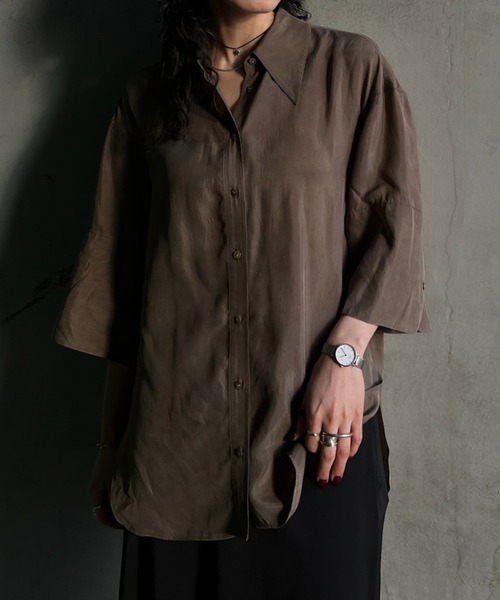 Ameri（アメリ）の「WIDE CUFFS SLEEVE CUPRO BLOUSE（シャツ/ブラウス・レディース・ブラウン/インディゴブルー/アイボリー・FREE）」の2枚目の写真