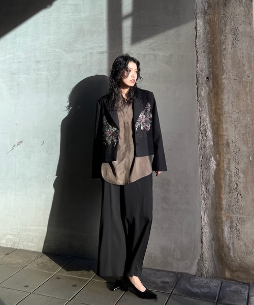 Ameri（アメリ）の「WIDE CUFFS SLEEVE CUPRO BLOUSE（シャツ/ブラウス・レディース・ブラウン/インディゴブルー/アイボリー・FREE）」の7枚目の写真