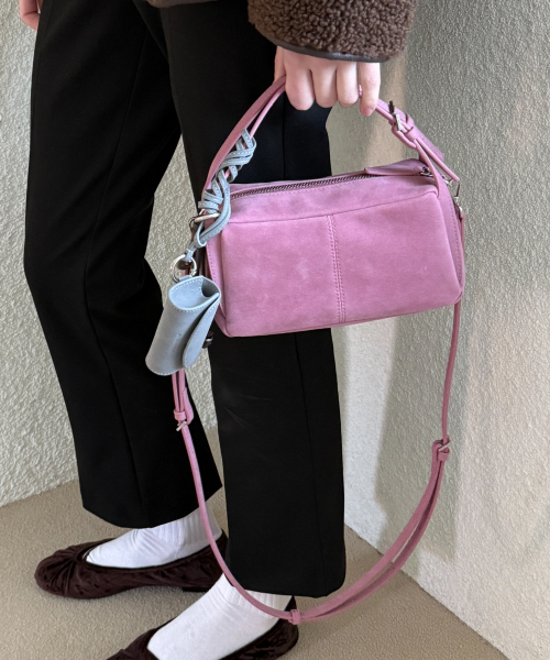 FIND KAPOOR（ファインドカプア）の「モノバッグ20 - スエード3カラー（ショルダーバッグ・レディース・ブルー/ミント/ピンク・FREE）」の4枚目の写真