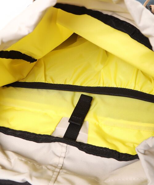 TOPO DESIGNS（トポデザインズ）の「GO OUT掲載モデル【TOPO DESIGNS】ROVER PACK CLASSIC（バックパック/リュック・レディース・ブラック×ベージュ/グリーン系/グレー/アイボリー/ホワイト×ネイビー/ブラック系/オレンジ/ブラック・ONE SIZE）」の12枚目の写真