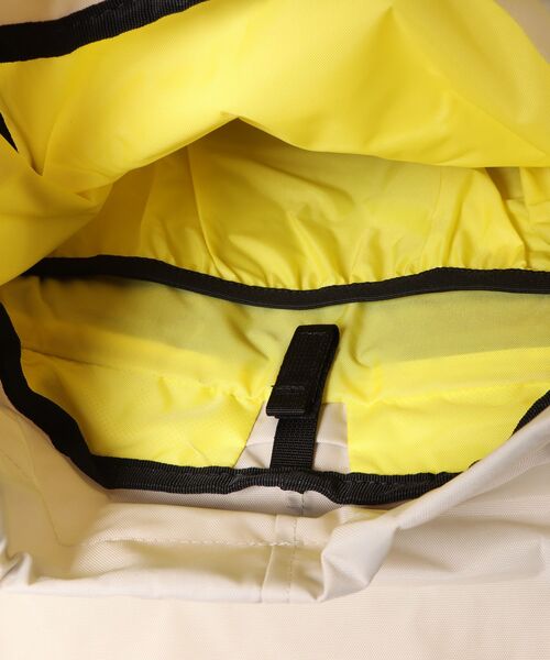 TOPO DESIGNS（トポデザインズ）の「GO OUT掲載モデル【TOPO DESIGNS】ROVER PACK CLASSIC（バックパック/リュック・レディース・ブラック×ベージュ/グリーン系/グレー/アイボリー/ホワイト×ネイビー/ブラック系/オレンジ/ブラック・ONE SIZE）」の18枚目の写真