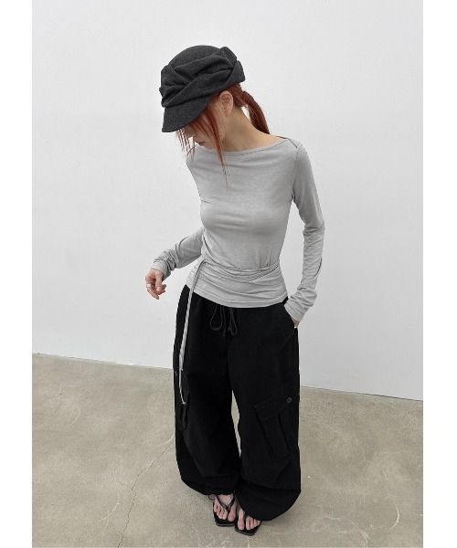 BLACKUP（ブラックアップ）の「[MADE] ラップストラップボートネック長袖Tシャツ（Tシャツ/カットソー・レディース・ライトグレー/ライトピンク/ブラック・FREE）」の10枚目の写真