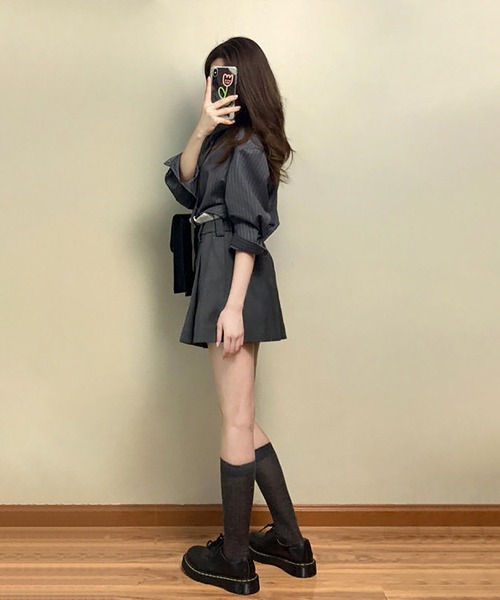 Girly Doll(ガーリードール)の「ネクタイ付きピンストライプシャツ(シャツ/ブラウス・レディース・グレー・S/M/L)」の3枚目の写真