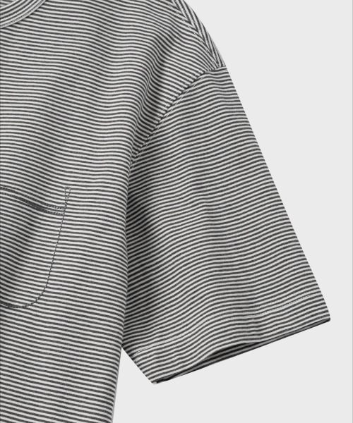 NONBLANK(ノンブランク)の「ピンストライプTシャツ_GREY(Tシャツ/カットソー・メンズ・ライトグレー・MEDIUM/LARGE/X-LARGE)」の5枚目の写真