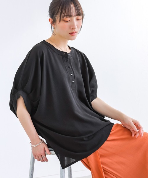 n'OrLABEL(ノアールレーベル)の「【速乾】ひんやりタックドルマンブラウス(シャツ/ブラウス・レディース・オフホワイト/ブラック/ライトグリーン・FREE)」の4枚目の写真