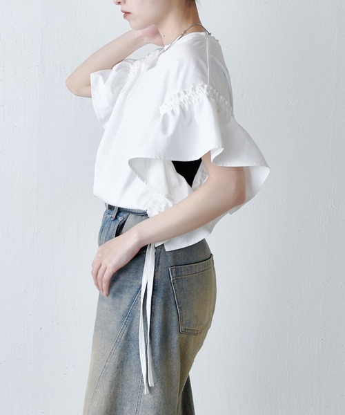 Lui's(ルイス)の「袖別布ドロストフリルプルオーバーTシャツ(Tシャツ/カットソー・レディース・ブラック/チャコールグレー/オフホワイト・FREE)」の5枚目の写真