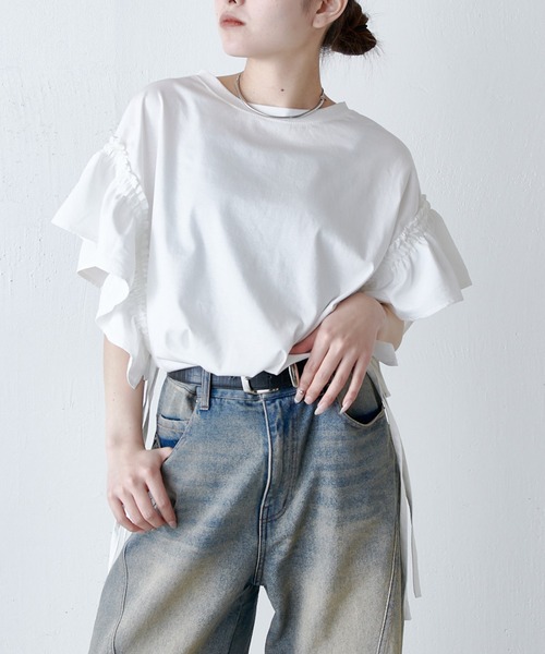 Lui's(ルイス)の「袖別布ドロストフリルプルオーバーTシャツ(Tシャツ/カットソー・レディース・ブラック/チャコールグレー/オフホワイト・FREE)」の4枚目の写真