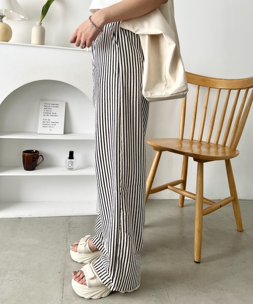 wears(ウェアーズ)の「カラーストライプセミワイドイージーパンツ(その他パンツ・レディース・ブラック/レッド/グリーン/ブラウン・FREE)」の7枚目の写真