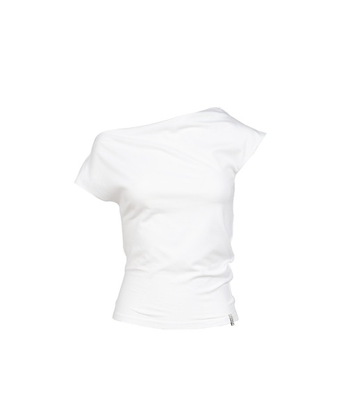 YUNSE(ユンセ)の「ASYMMETRIC OFF-SHOULDER TOP(タンクトップ・レディース・ホワイト・OS)」の1枚目の写真
