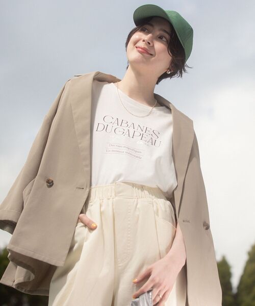 Green Parks(グリーンパークス)の「【適ON】【遮熱・接触冷感・UVカット】多段きれい目ロゴTシャツ(Tシャツ/カットソー・レディース・オフホワイト/チャコールグレー/ベージュ・FREE)」の6枚目の写真