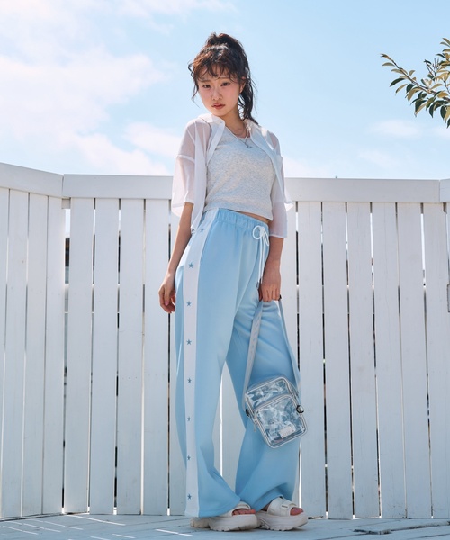 LOVETOXIC(ラブトキシック)の「【LTXC/吸水速乾】星刺しゅうトラックパンツ(その他パンツ・キッズ・ブラック/サックスブルー・L:160cm/S:140cm/130cm/M:150cm)」の2枚目の写真