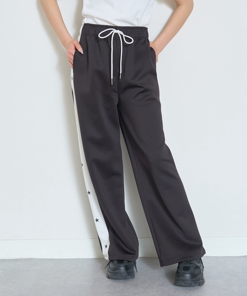 LOVETOXIC(ラブトキシック)の「【LTXC/吸水速乾】星刺しゅうトラックパンツ(その他パンツ・キッズ・ブラック/サックスブルー・L:160cm/S:140cm/130cm/M:150cm)」の5枚目の写真