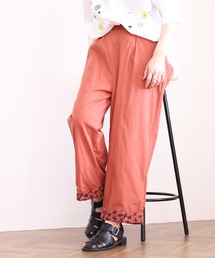 Emago（イマゴ）の「EMAGO 鳥刺繍ﾛｰﾙｱｯﾌﾟﾊﾟﾝﾂ（その他パンツ）」