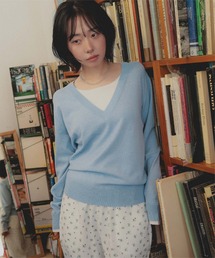 レイヤードライクVネックニット