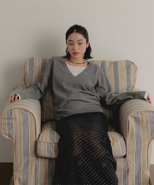 miette(ミエット)の「レイヤードライクVネックニット(ニット/セーター・レディース・グレー/ブラック/ライトブルー・FREE)」の21枚目の写真