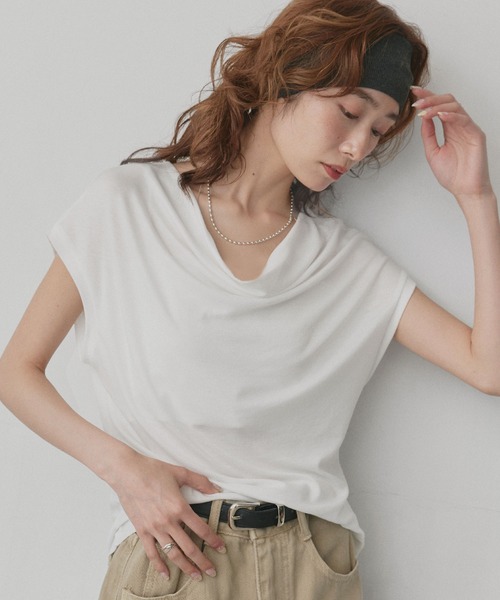 ad thie(アドティエ)の「ドレープネックフレンチスリーブ トップス(タンクトップ・レディース・オフホワイト/グレイッシュベージュ/杢グレー・FREE)」の2枚目の写真