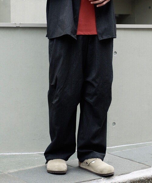 marka(マーカ)の「【marka/マーカ】別注KNEE TUCK PANTS(その他パンツ・メンズ・ブラック・1/2)」の12枚目の写真