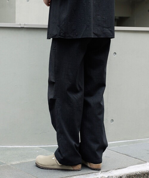 marka(マーカ)の「【marka/マーカ】別注KNEE TUCK PANTS(その他パンツ・メンズ・ブラック・1/2)」の11枚目の写真