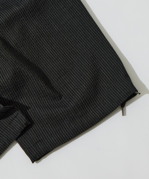 marka(マーカ)の「【marka/マーカ】別注KNEE TUCK PANTS(その他パンツ・メンズ・ブラック・1/2)」の4枚目の写真