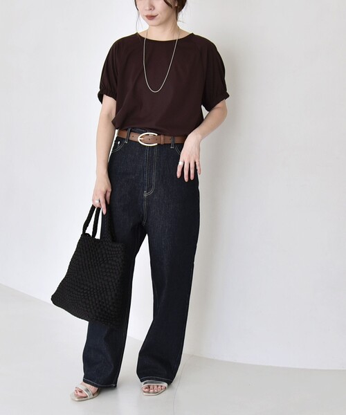 quaranciel（カランシエル）の「quaranciel:〈洗濯機可能〉シルク ミックス パフ スリーブ プルオーバー（Tシャツ/カットソー・レディース・ブラウン/ネイビー/オフホワイト・ONE SIZE）」の6枚目の写真