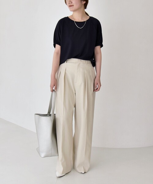 quaranciel（カランシエル）の「quaranciel:〈洗濯機可能〉シルク ミックス パフ スリーブ プルオーバー（Tシャツ/カットソー・レディース・ブラウン/ネイビー/オフホワイト・ONE SIZE）」の12枚目の写真