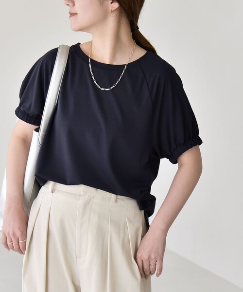 quaranciel（カランシエル）の「quaranciel:〈洗濯機可能〉シルク ミックス パフ スリーブ プルオーバー（Tシャツ/カットソー・レディース・ブラウン/ネイビー/オフホワイト・ONE SIZE）」の14枚目の写真