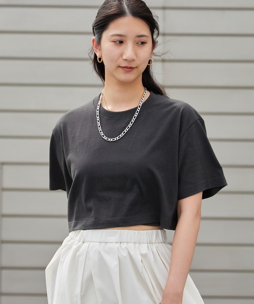 ROOPTOKYO(ループトウキョウ)の「オリジナルロゴ袖ワッペンTシャツ 半袖 クルーネック ハイグレードコットン 5.6oz 丸胴 シンプル ミドル丈 クロップド丈 短丈 メンズ レディース ユニセックス 秋 秋服 2026年秋冬(Tシャツ/カットソー・メンズ・ホワイト/ブラック/ブルー/ライトピンク/チャコール・S/M/L/XL)」の4枚目の写真