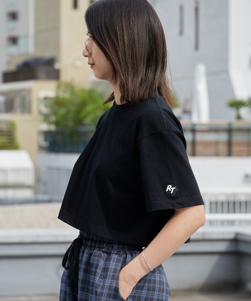 ROOPTOKYO(ループトウキョウ)の「オリジナルロゴ袖ワッペンTシャツ 半袖 クルーネック ハイグレードコットン 5.6oz 丸胴 シンプル ミドル丈 クロップド丈 短丈 メンズ レディース ユニセックス 秋 秋服 2026年秋冬(Tシャツ/カットソー・メンズ・ホワイト/ブラック/ブルー/ライトピンク/チャコール・S/M/L/XL)」の14枚目の写真