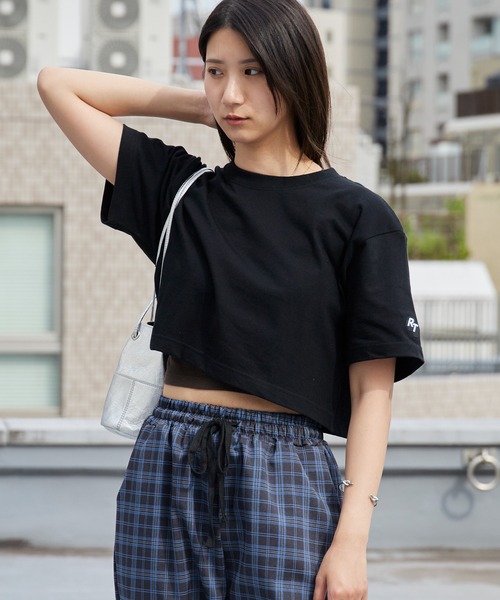 ROOPTOKYO(ループトウキョウ)の「オリジナルロゴ袖ワッペンTシャツ 半袖 クルーネック ハイグレードコットン 5.6oz 丸胴 シンプル ミドル丈 クロップド丈 短丈 メンズ レディース ユニセックス 秋 秋服 2026年秋冬(Tシャツ/カットソー・メンズ・ホワイト/ブラック/ブルー/ライトピンク/チャコール・S/M/L/XL)」の12枚目の写真