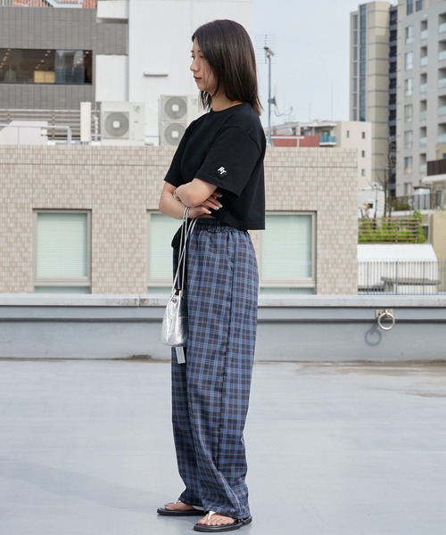 ROOPTOKYO(ループトウキョウ)の「オリジナルロゴ袖ワッペンTシャツ 半袖 クルーネック ハイグレードコットン 5.6oz 丸胴 シンプル ミドル丈 クロップド丈 短丈 メンズ レディース ユニセックス 秋 秋服 2026年秋冬(Tシャツ/カットソー・メンズ・ホワイト/ブラック/ブルー/ライトピンク/チャコール・S/M/L/XL)」の15枚目の写真