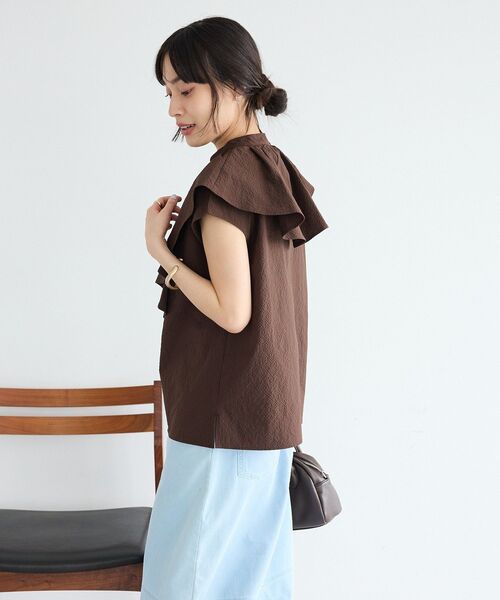 CRAFT STANDARD BOUTIQUE(クラフトスタンダードブティック)の「【吸水速乾】シアサッカーフリルブラウス(シャツ/ブラウス・レディース・ブラック/ブラウン・FREE)」の5枚目の写真