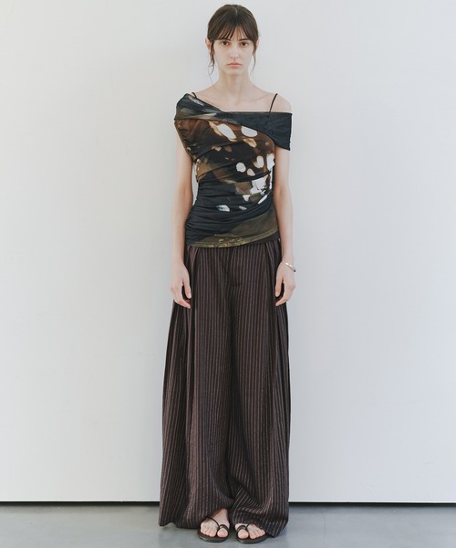 tageechita(タジチタ)の「【tageechita】アートプリントワンショルダーシアートップス(Tシャツ/カットソー・レディース・ダークブラウン/ダークブラウン系1・S/L/M)」の5枚目の写真