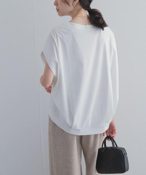 URBAN RESEARCH DOORS(アーバンリサーチドアーズ)の「『UR TECH』サマシェアバックタックコクーンプルオーバー|UVカット/日除け/接触冷感/抗菌防臭/Tシャツ(Tシャツ/カットソー・レディース・ライトグレー/チャコールグレー/レッド系その他/オフホワイト・FREE)」の10枚目の写真