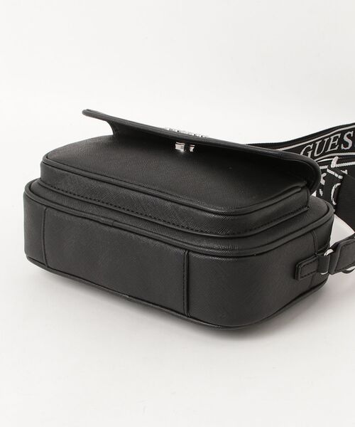 Guess（ゲス）の「ERIN Mini Crossbody ショルダーバッグ（ショルダーバッグ・レディース・ブラック/ブラック系その他・ONE SIZE）」の16枚目の写真