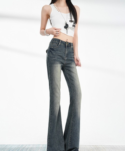 LUCPY(ラクピー)の「ヴィンテージウォッシュフレアデニムパンツ(デニムパンツ・レディース・ネイビー・X-SMALL/SMALL/MEDIUM/LARGE)」の2枚目の写真