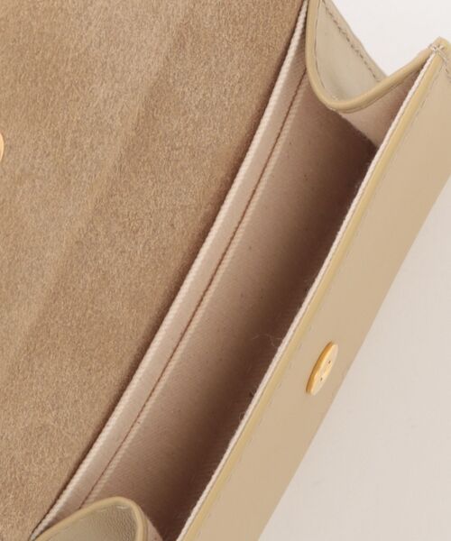 A.P.C.(アーペーセー)の「BUSINESS CARD HOLDER GENEVE/ビジネスカードケース(ショルダーバッグ・メンズ・ダークベージュ・ONESIZE)」の4枚目の写真