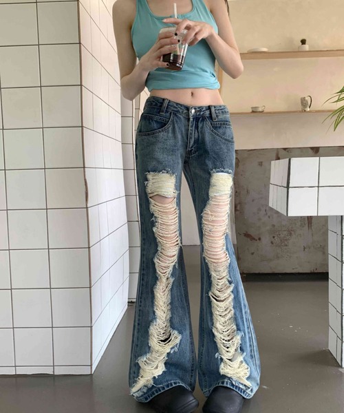 AMAJI(アマジ)の「ウォッシュ加工 ダメージ フレアデニムパンツ(デニムパンツ・レディース・ブルー・SMALL/MEDIUM/LARGE/X-LARGE)」の1枚目の写真