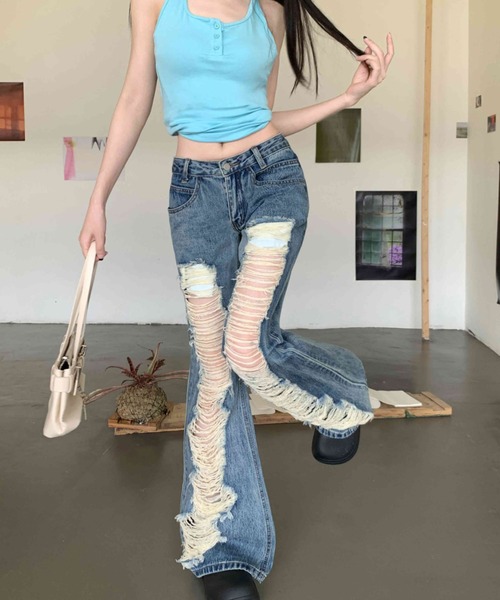 AMAJI(アマジ)の「ウォッシュ加工 ダメージ フレアデニムパンツ(デニムパンツ・レディース・ブルー・SMALL/MEDIUM/LARGE/X-LARGE)」の3枚目の写真
