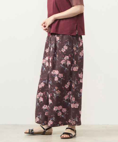 MELROSE claire(メルローズ クレール)の「【フラワーPT&無地アソートタックパンツ】(その他パンツ・レディース・ボルドー/ブルー/ネイビー/モカ・3/2)」の4枚目の写真